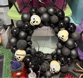 Halloween Skull Ball Ornament Wreath
