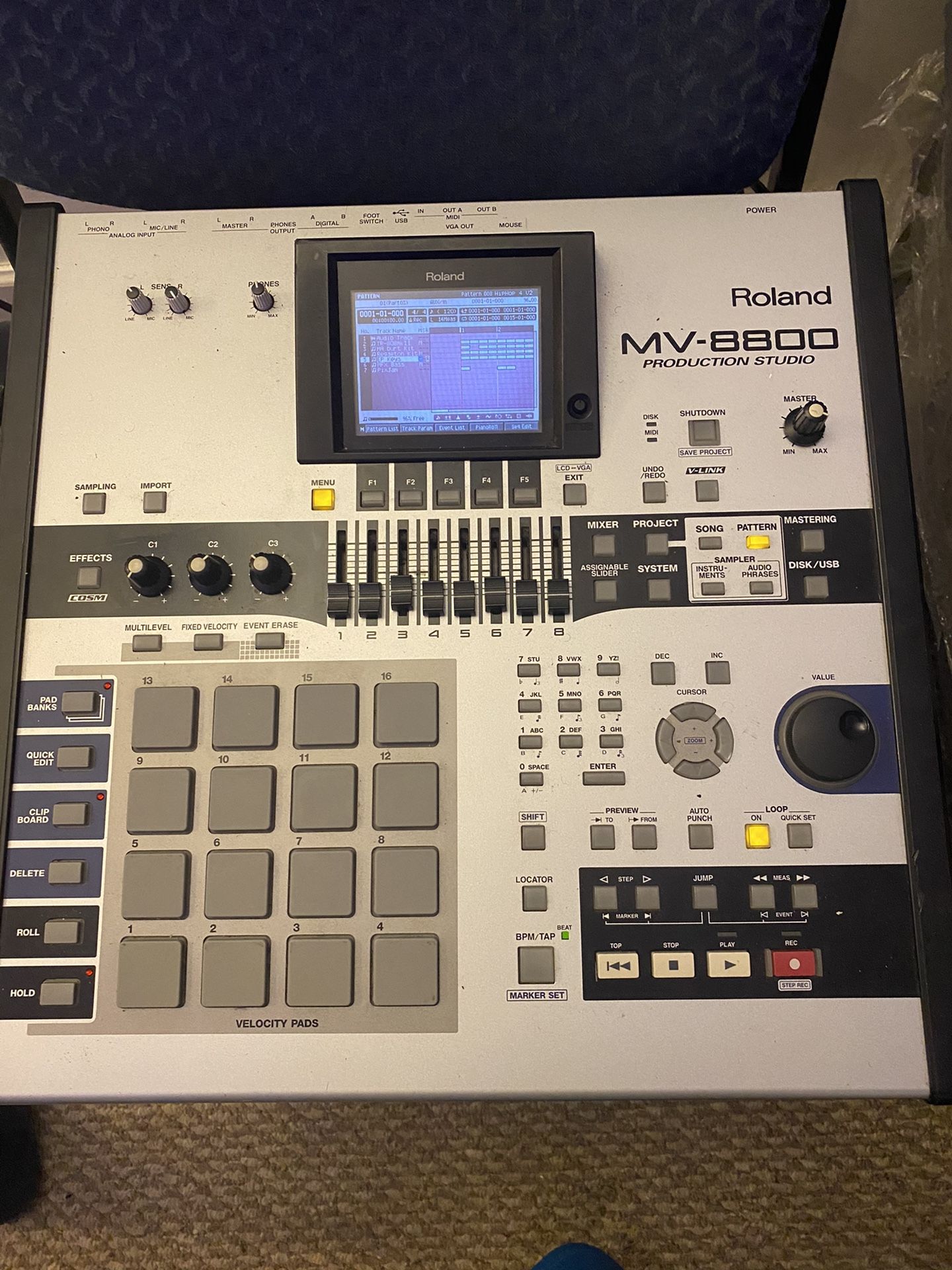 Roland mv 8800