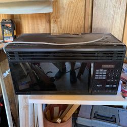 Whirlpool Microwave Free Delivery for Sale in Alafaya, FL - OfferUp