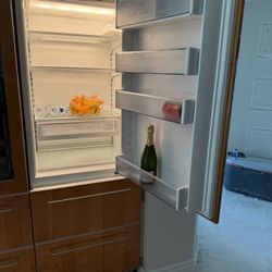 Sub-Zero 27″ Built-In Refrigerator — Excellent Condition — $2,500 (Miami)