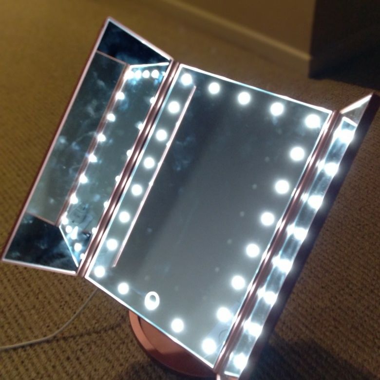 TOUCH TRIFOLD DIMMABLE LED MAKEUP MIRROR