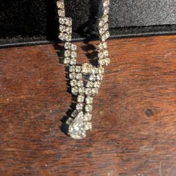 VINTAGE RHINESTONE NECKLACE