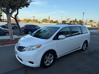 2012 Toyota Sienna LE