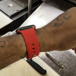Apple Watch Series 6 Se New No Scuffs Or Scratches