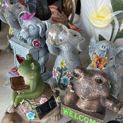 Solar statues animals
