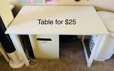 White Wooden Desk Table