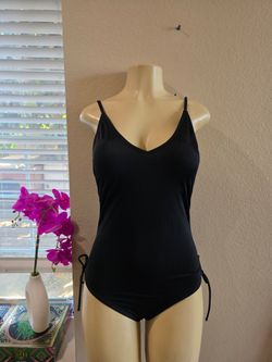 Black bathingsuit size Medium
