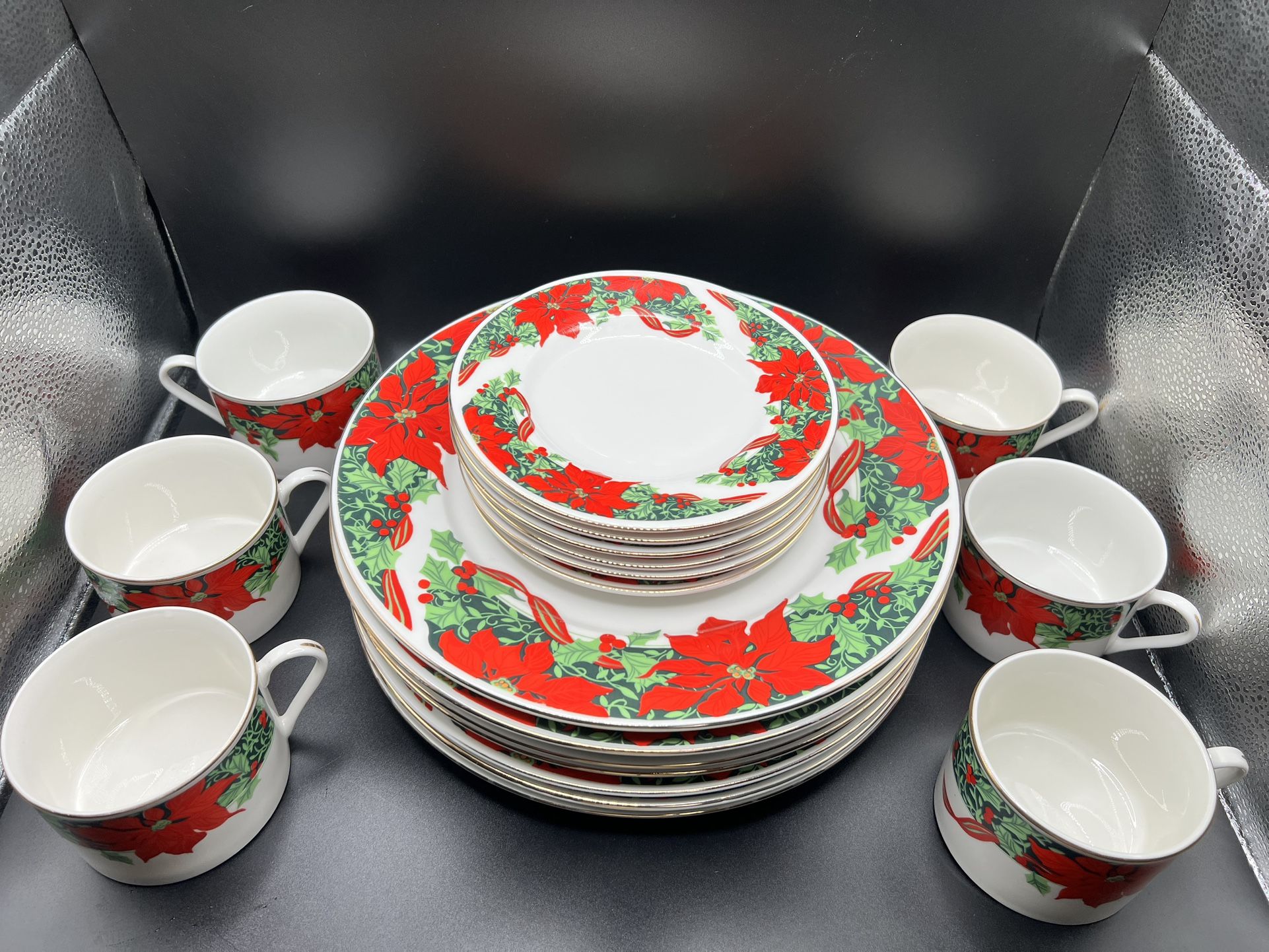 Beautiful Christmas Kitchenware