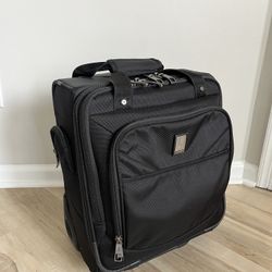 Travelpro FlightCrew 5 Horizontal Rolling Overnighter Travel  Suitcase Style #361301
