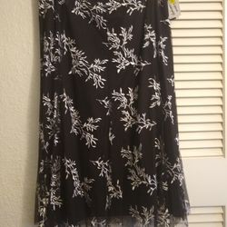 Peter Nygard Black With White Embroidery 