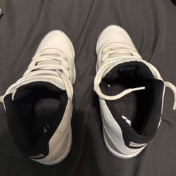 Legend Blue 11s And Jordan 1 Low