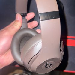 Beats Studio Pro Brown