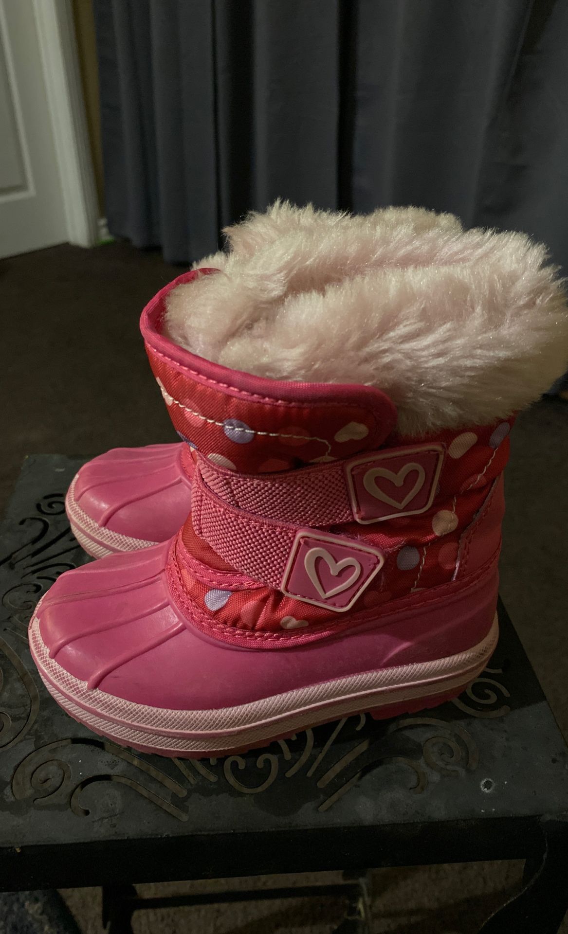 Toddler Girl Size 5/6 pink Snow Boots