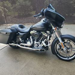 2014 Harley Street glide FLHX