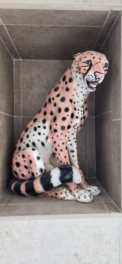 Cheetah Statute  Ceramic Believe To Be Chalkware