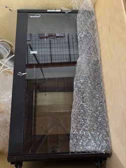 Navepoint 22U Server Rack Cabinet
