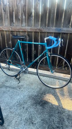 Vintage  Allez sport UPDATED PRICE sorry I just went on what someone told me to do after talking to some Seattle bike shops a fair price is now 400$