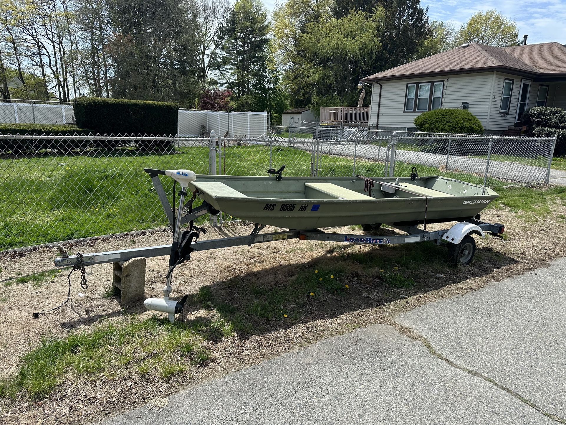 12’ Grumman Jon Boat & Trailer, Trolling Motor, Battery
