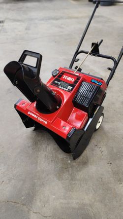 Clean Toro Snowblower 2500 GTS