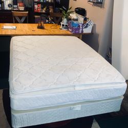 ⭐️⭐️⭐️⭐️-$380 cama queen-1 white queen mattresses/box springs (box springs choice of blue or brown as white one sold) ($380 for each of bed  (mattress