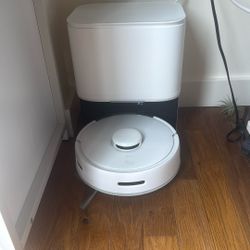 SwitchBot Mini Robot Vacuum K10+ with Self-Empty Dock – Very Good Condition