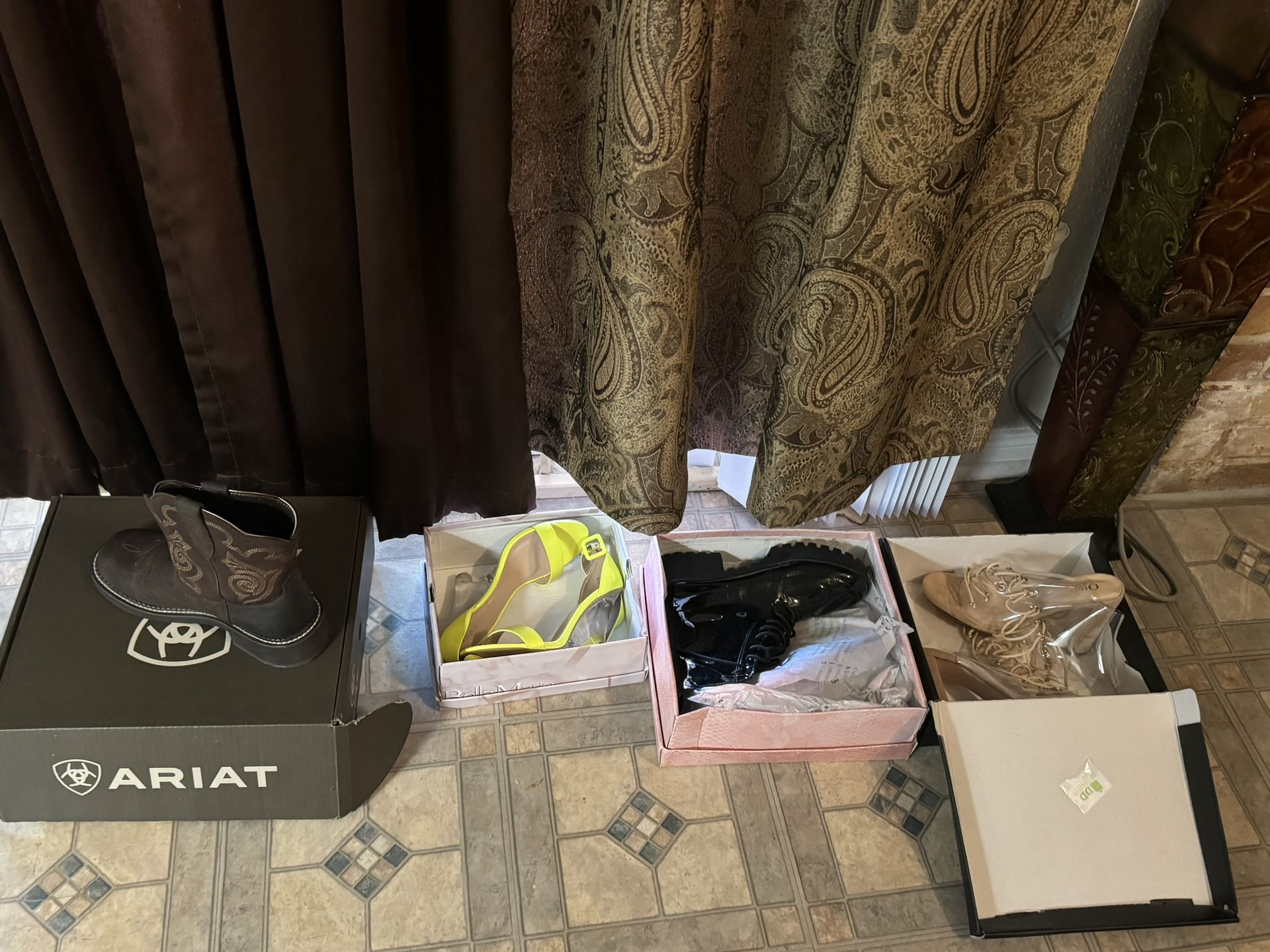 Ladies Shoes