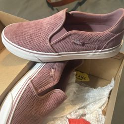 Women’s Suede Vans Size 9