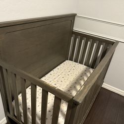 Baby Crib 4 In 1