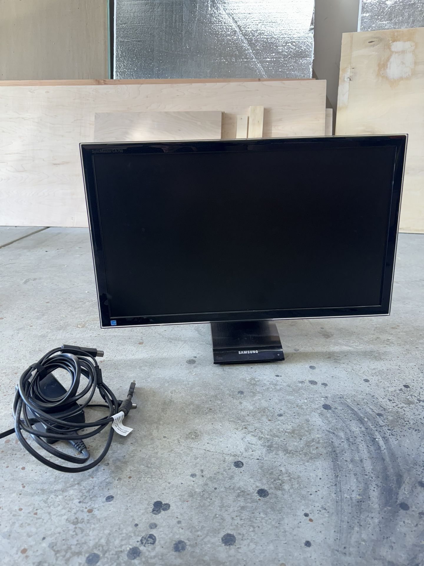 23 Inch Samsung Syncmaster CA750X