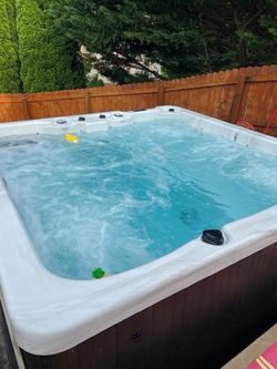 Hot Tub & Exercise Spa In 1