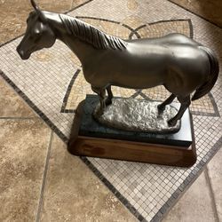 Mehl Lawson  Horse statue