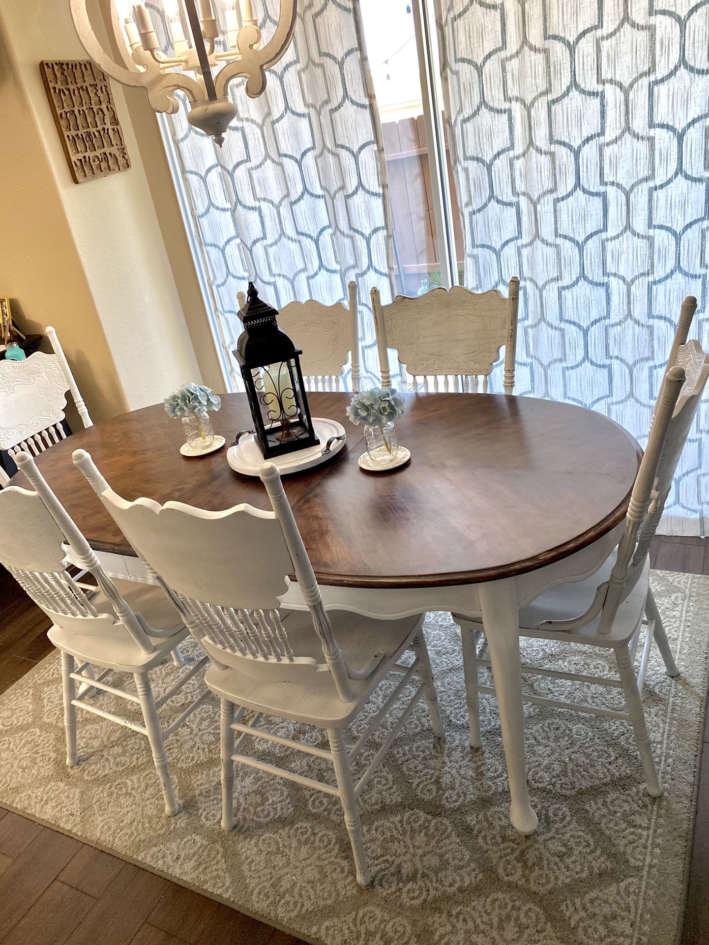 Vintage style farmhouse table with 6 chairs Refinished