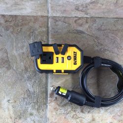 Dewalt 140W Power Inverter 