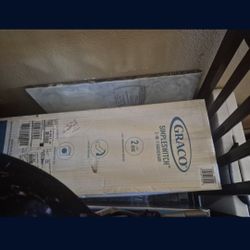 Graco Chair 2-1 Still In The Box Best Offer 
