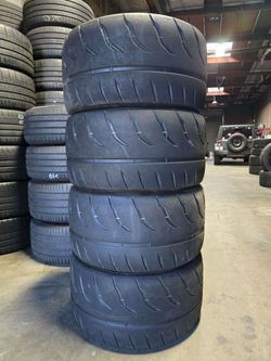 305 35 18 Toyo Tires
