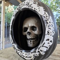 Motion Sensor Light Up  Skull Pumpkin 