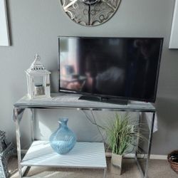 Sofa Table And 2 End Tables