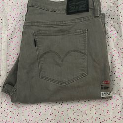 Women’s Levi’s 