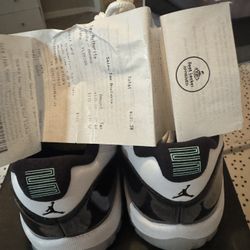 Jordan 11 Low Emeral 