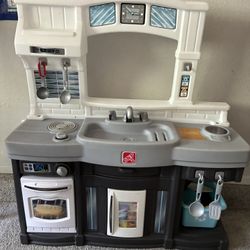 Step 2 Play Kitchen 