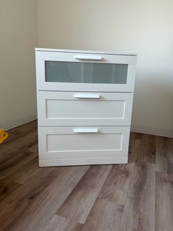 White three drawer chest