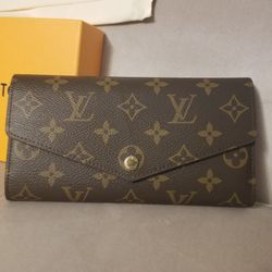 Louis Vuitton Monogram Sarah Wallet