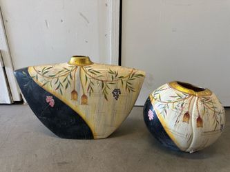 Pair of vases
