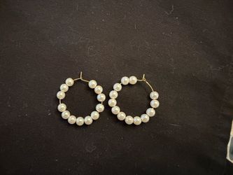 Women’s faux pearl earrings