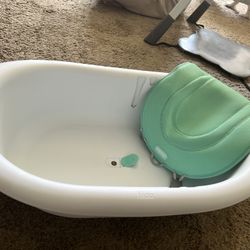 Baby Bath Tub (Grow-With-Me)
