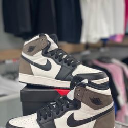 Jordan 1 “Dark Mocha” 