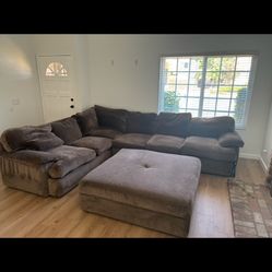 Sectional Couch With Ottoman