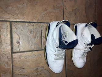 Jordan 6 midnight navy blue size 9