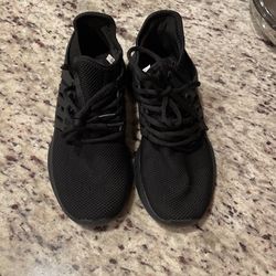 Black UnderArm Sneakers 37