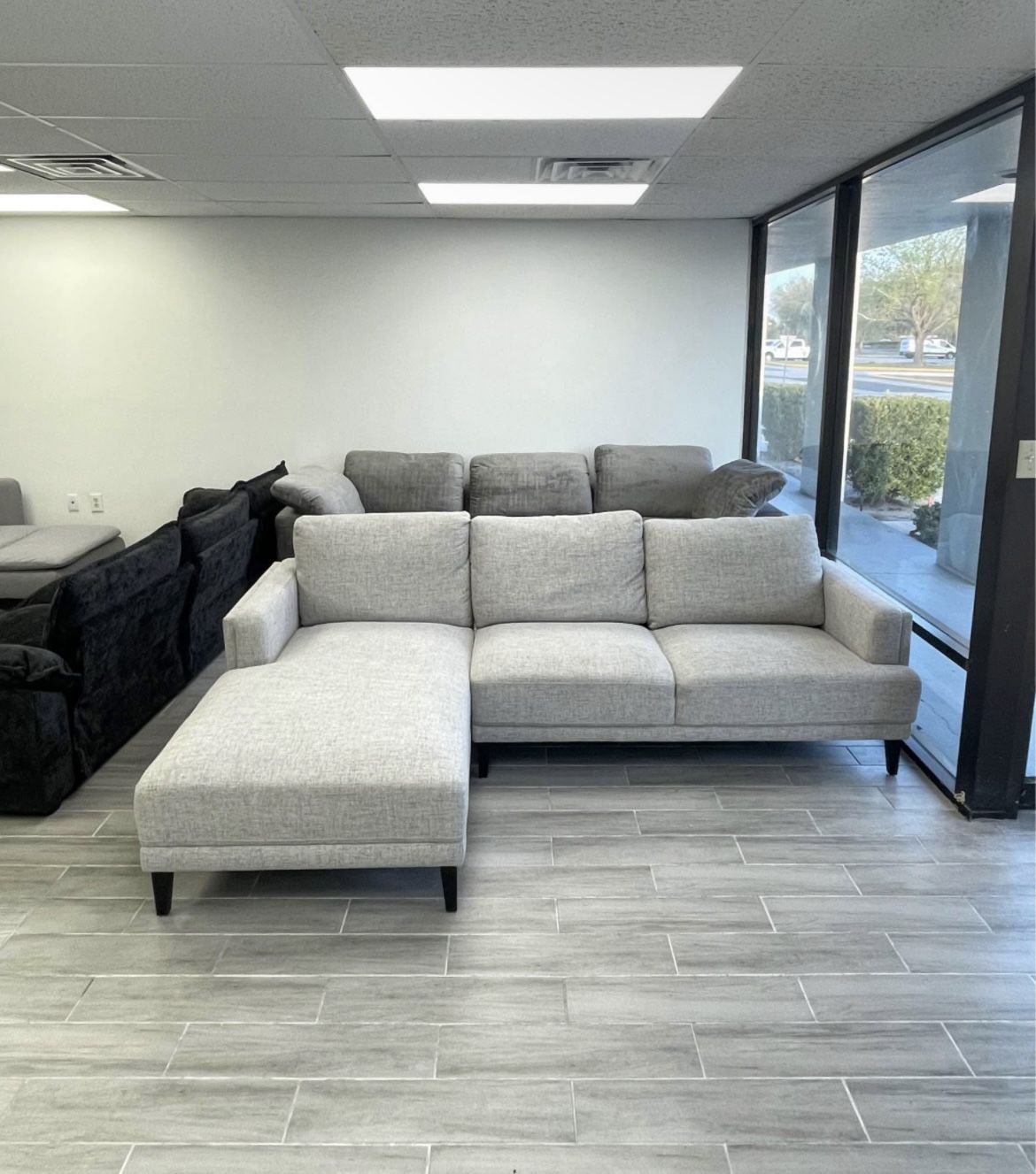 Light Gray Sectional Couch / Sofa [FREE Delivery🚚]